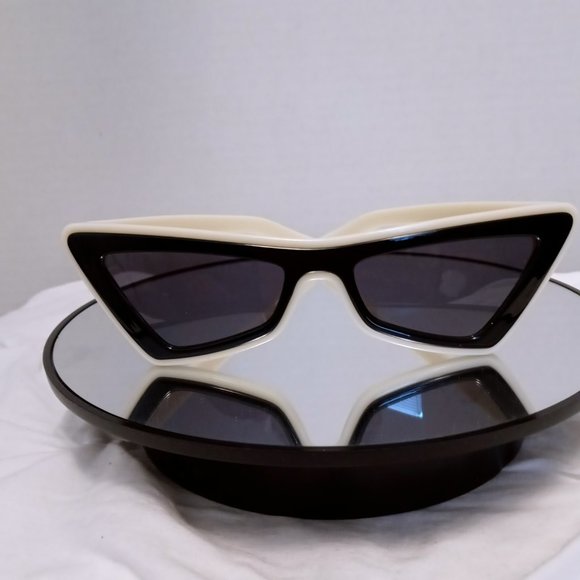 Diva Eyes Sunglasses - Beige